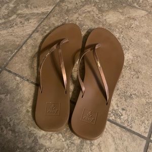Nearly new Reef flip flops bronze tan gold size 9
